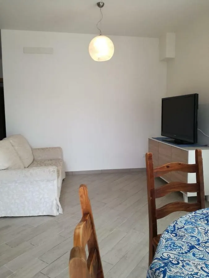 Levanto House 0*,